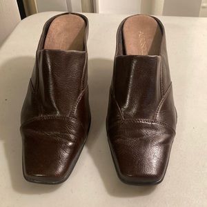 AEROSOLES Sz 8.5W “Cincture” Clog Heels
